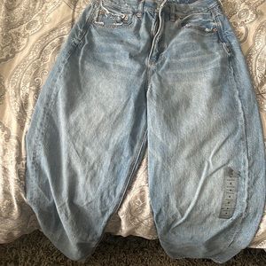 American Eagle jeans size 8 straight